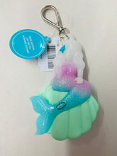 Load image into Gallery viewer, Bath &amp; Body Works Pocket Bac Holder